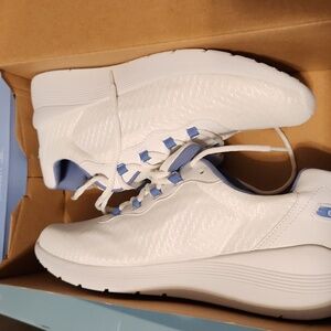Easy Spirit White Wide Width Shoes
